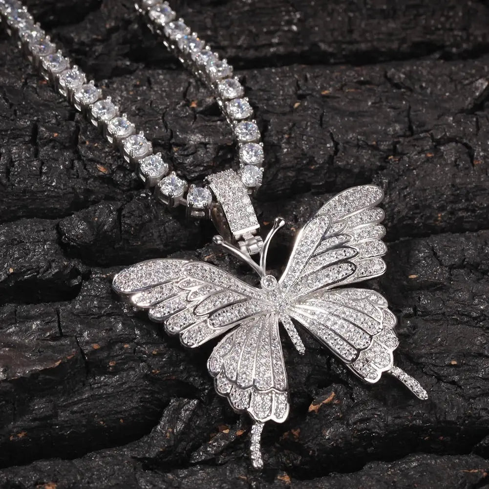 Iconic butterfly necklace - BizaarFashionCrush