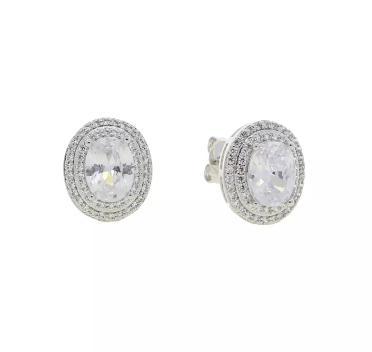 Oval stud earrings - BizaarFashionCrush